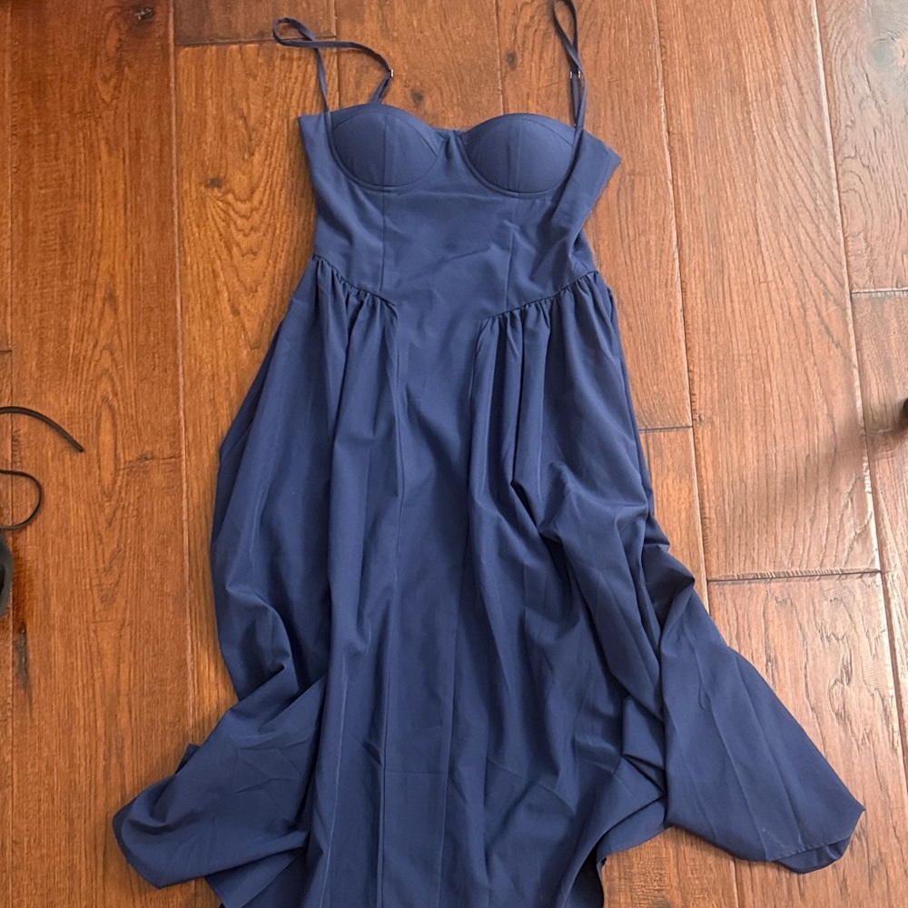 Chic Strapless Navy Dress